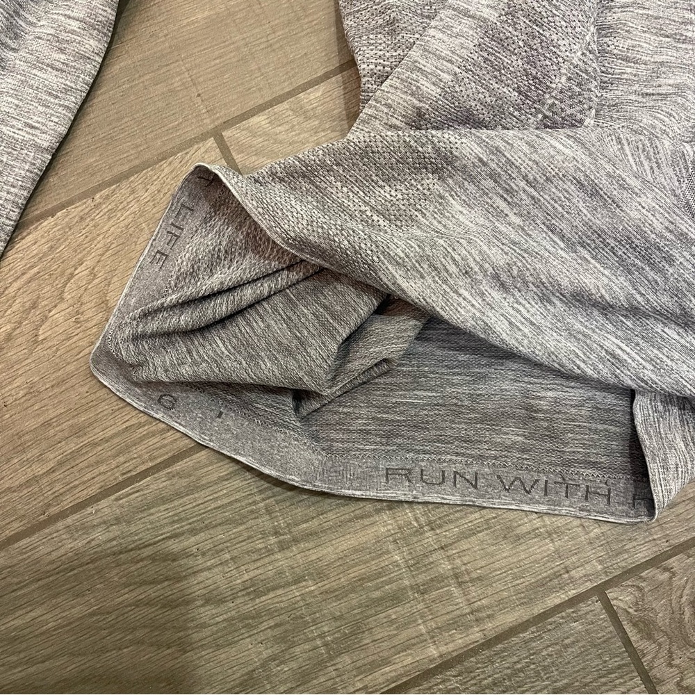 Lululemon Swiftly Tech Long Sleeve Shirt Grey - Picture 4 of 4